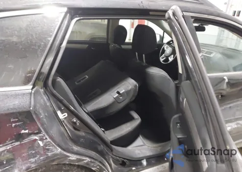 2015 Subaru Outback 2.5I Premium z USA, uszkodzony, nr VIN 4S4BSAFC8F3252382